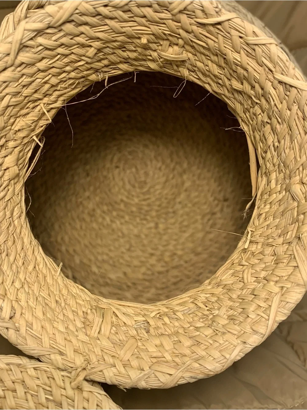 Handcrafted Sweetgrass Basket Attached Lid/ Braided Strap